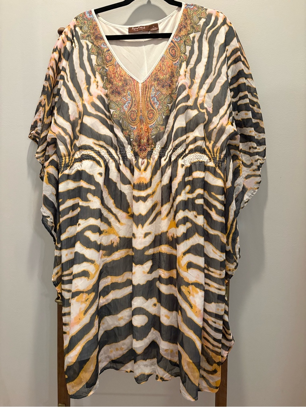 Speed Control V-Neck Zebra-Print Tunic in Black, Cream & Gold Paisley